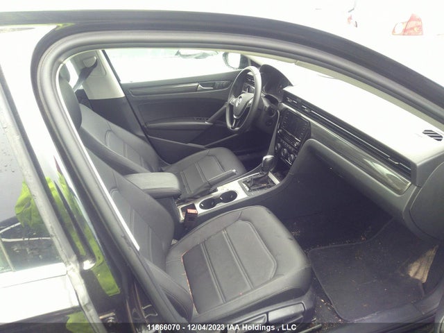 1VWBA7A3XMC018868 Volkswagen Passat Highline