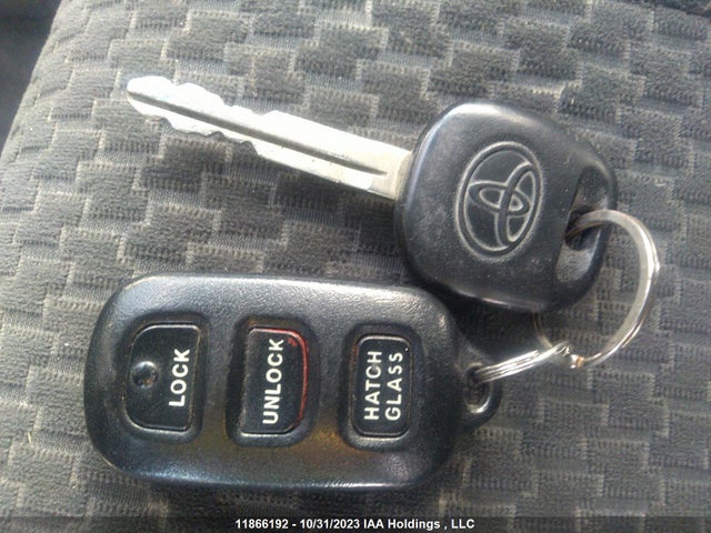 11866192 :رقم المزاد ، 2T1KR32E88C693913 vin ، 2008 Toyota Corolla Matrix Xr مزاد بيع