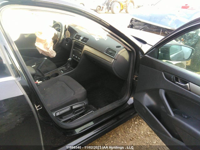 1VWAN7A31EC103356 Volkswagen Passat Trendline