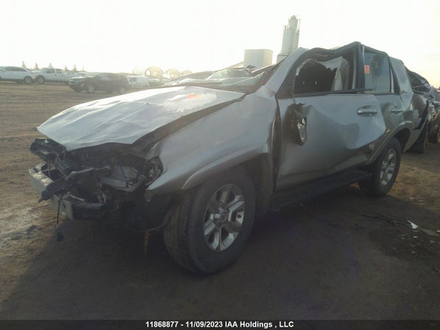 Toyota 4RUNNER 2018 JTEBU5JR5J5535543 Image 2