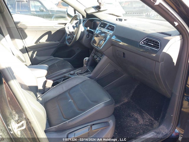 3VV4B7AX5KM095589 Volkswagen Tiguan Highline