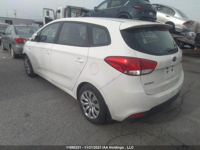 KIA Rondo Lx 2016 KNAHT8A30G7130893 Image 3