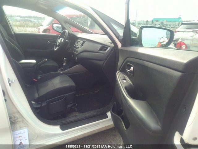 KIA Rondo Lx 2016 KNAHT8A30G7130893 Image 5