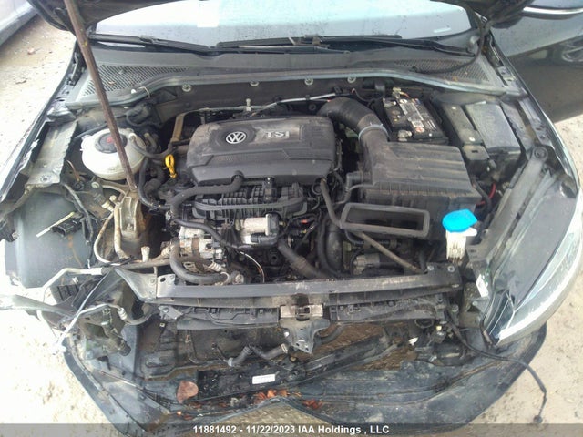 3VWG17AU5JM285585 Volkswagen Golf Trendline/comfortline