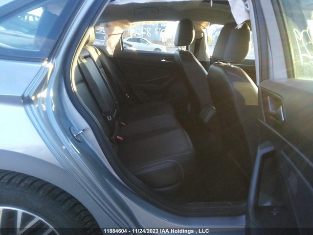 3VWE57BU2MM078229 Volkswagen Jetta Highline