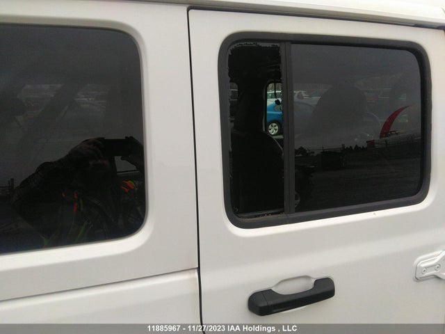 1C4HJXEG1MW863004 Jeep Wrangler Unlimited Sahara