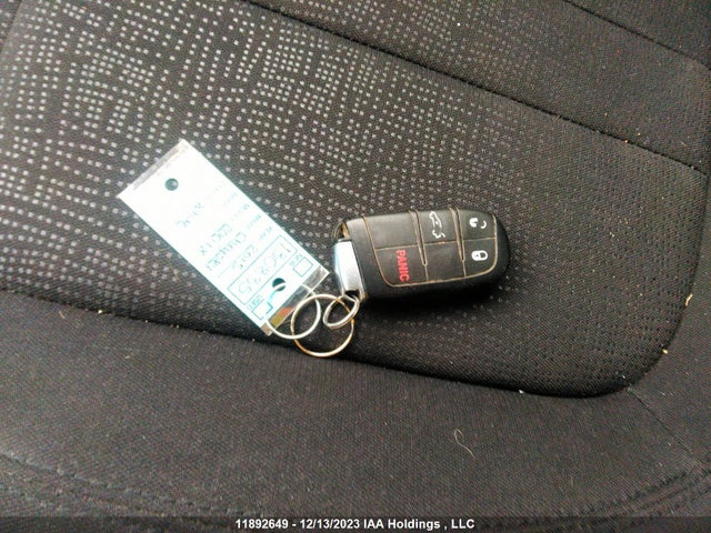 1C3CCCFB6FN667041 Chrysler 200 LX