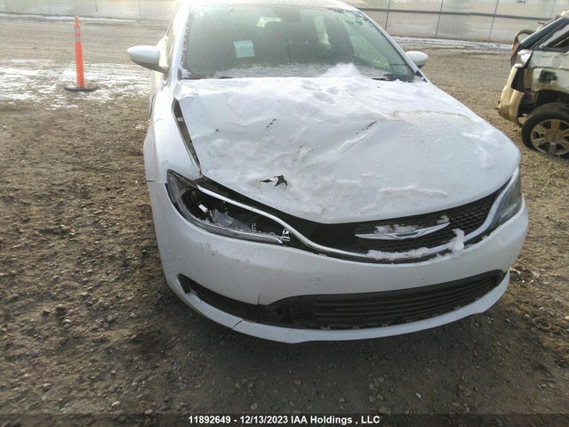 1C3CCCFB6FN667041 Chrysler 200 LX