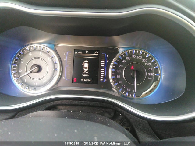 1C3CCCFB6FN667041 Chrysler 200 LX