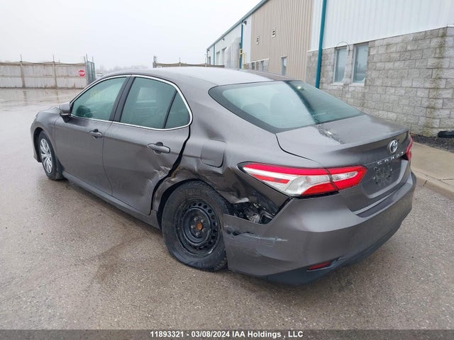 Продаж на аукціоні авто 2018 Toyota Camry Le/se/xle, vin: 4T1B11HK4JU617375, номер лоту: 11893321