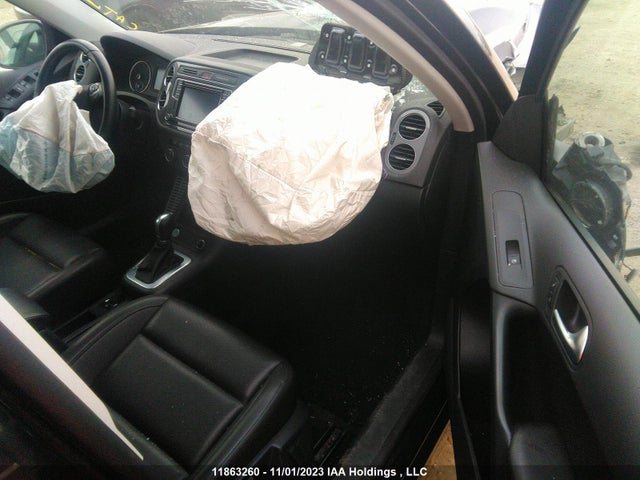 WVGNV7AX6HK038081 Volkswagen Tiguan Wolfsburg Edition