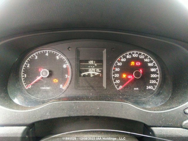 3VWDK7AJ9EM401799 Volkswagen Jetta Sedan Comfortline