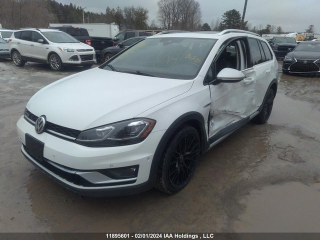 3VWM17AUXJM758979 Volkswagen GOLF ALLTRACK