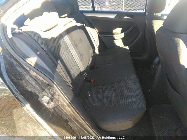 3VWDK7AJ8EM392786 Volkswagen Jetta Sedan Comfortline