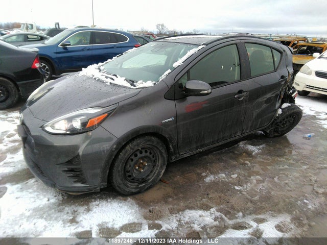 Toyota PRIUS C 2018 JTDKDTB34J1615202 Image 2
