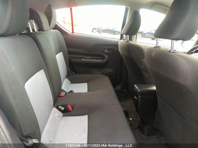 Toyota PRIUS C 2018 JTDKDTB34J1615202 Image 8