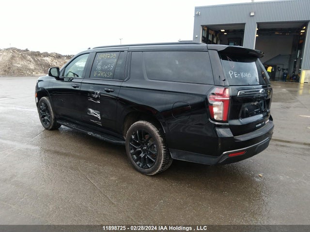 Chevrolet Suburban 2022 1GNSKEKD5NR270657 Image 2