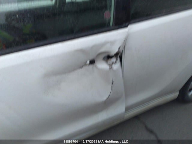 11899704 :رقم المزاد ، 2T1KR32E18C713080 vin ، 2008 Toyota Corolla Matrix Xr مزاد بيع