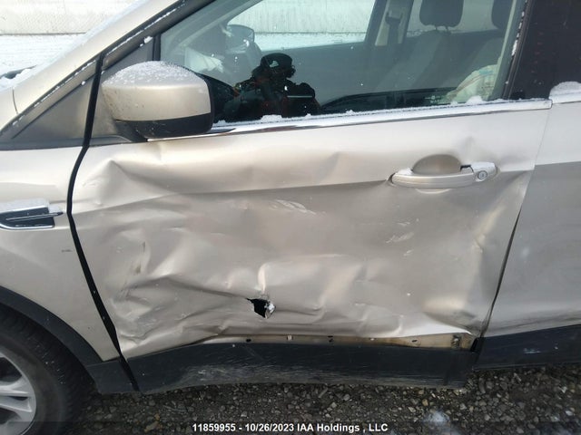 1FMCU9GD9HUA72085 Ford ESCAPE SE