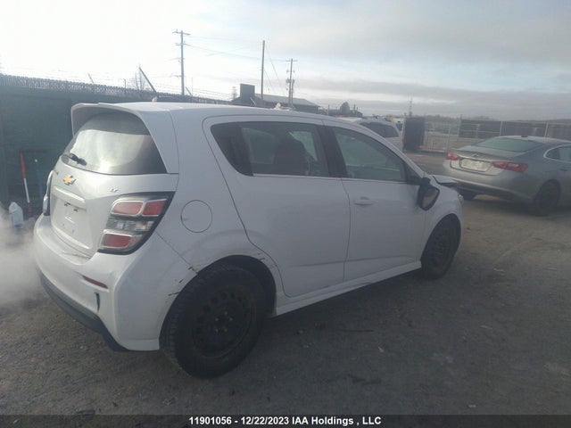 Chevrolet Sonic 2017 1G1JD6SB4H4134937 Image 4
