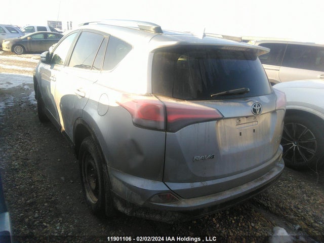 Toyota RAV4 LE 2017 2T3BFREV5HW584595 Image 3