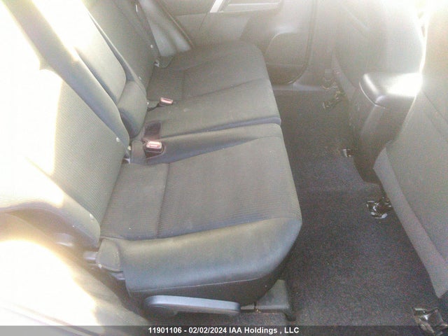 Toyota RAV4 LE 2017 2T3BFREV5HW584595 Image 8