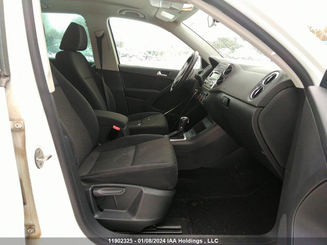 WVGJV3AX2EW598733 Volkswagen TIGUAN