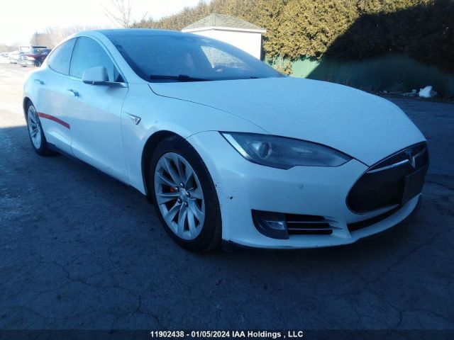 2015 Tesla Model S 85d მანქანა იყიდება აუქციონზე, vin: 5YJSA4H26FFP75979, აუქციონის ნომერი: 11902438