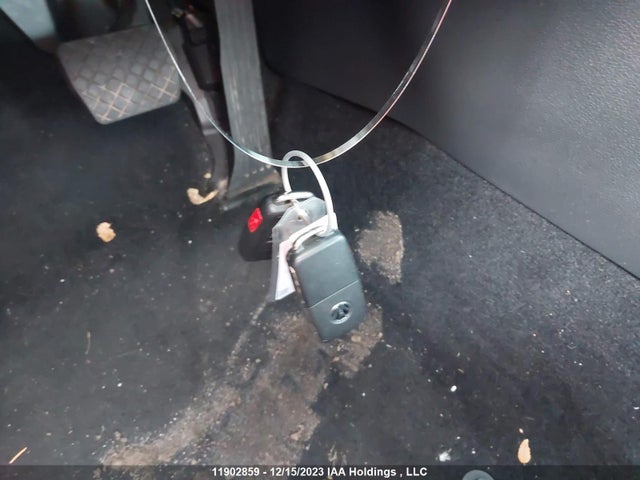 1VWBA7A38MC012339 Volkswagen PASSAT