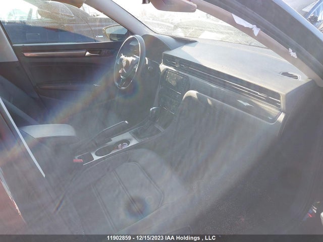 1VWBA7A38MC012339 Volkswagen PASSAT