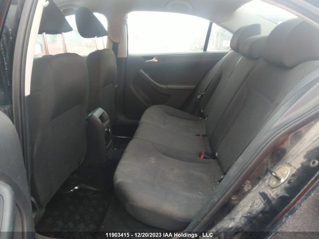 3VW1K7AJ4EM355527 Volkswagen JETTA SEDAN