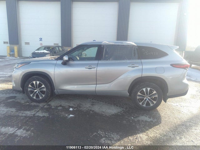 Toyota Highlander Xle 2022 5TDGZRBH8NS240767 Image 14