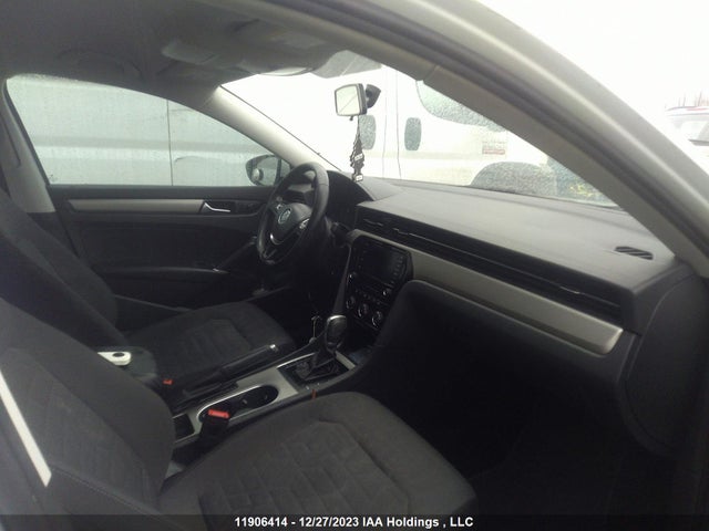 1VWAA7A38LC021990 Volkswagen PASSAT