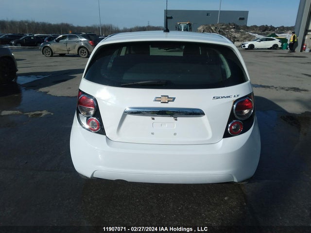 Chevrolet Sonic 2014 1G1JC6EH7E4239602 Image 16