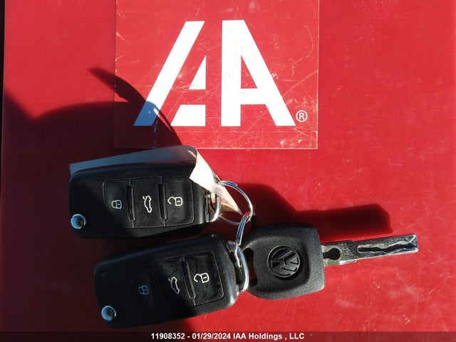 WVGJV7AX8FW530776 Volkswagen TIGUAN
