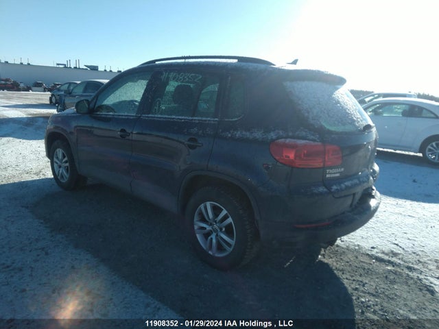 WVGJV7AX8FW530776 Volkswagen TIGUAN