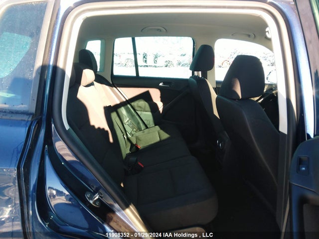 WVGJV7AX8FW530776 Volkswagen TIGUAN