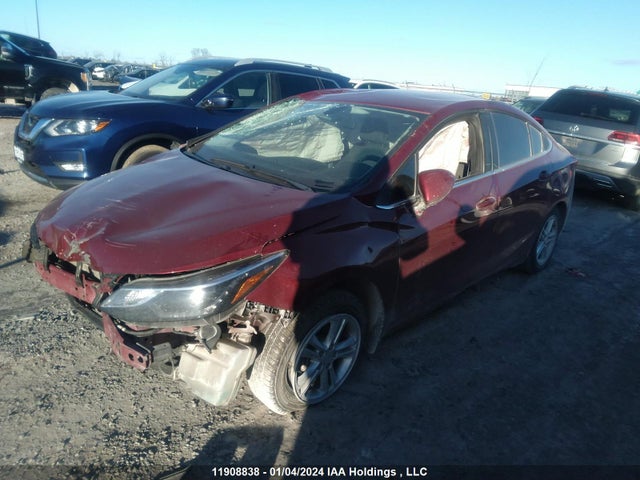 Chevrolet Cruze 2018 1G1BE5SM8J7245525 Image 2