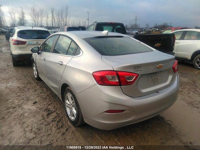 Chevrolet Cruze 2018 1G1BE5SM9J7113101 Image 3
