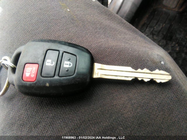 Toyota Rav4 Xle 2015 2T3RFREV3FW251811 Image 11