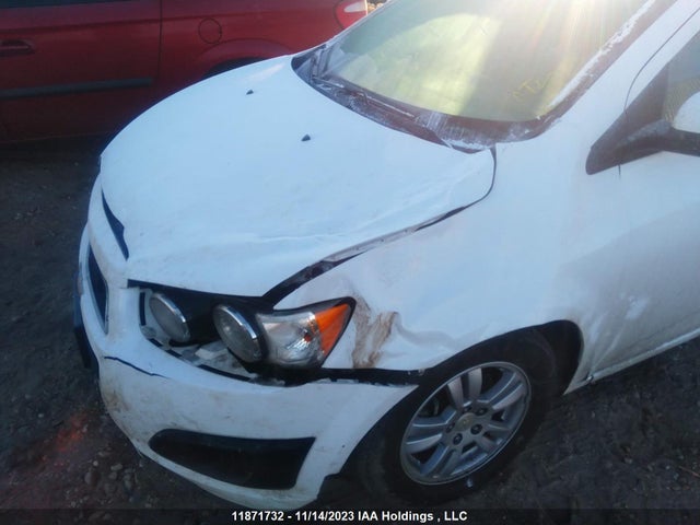 Chevrolet SONIC LT 2015 1G1JC6SH3F4120631 Image 6