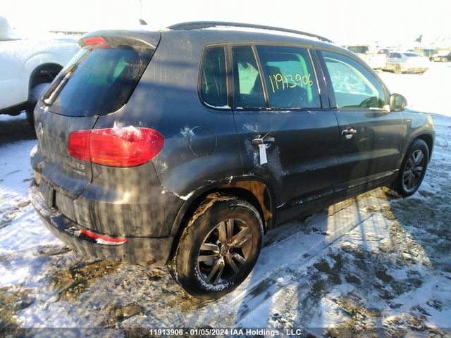WVGJV7AX9FW518801 Volkswagen TIGUAN