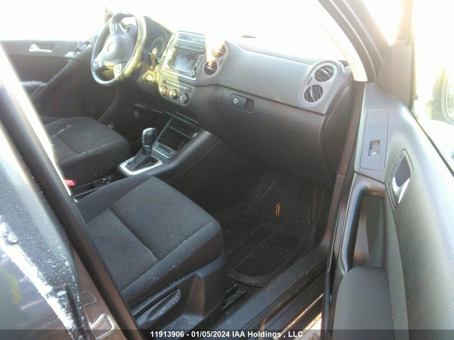WVGJV7AX9FW518801 Volkswagen TIGUAN