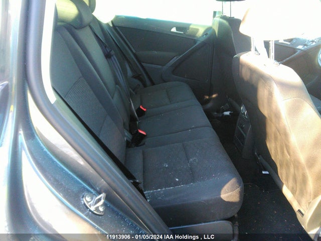 WVGJV7AX9FW518801 Volkswagen TIGUAN