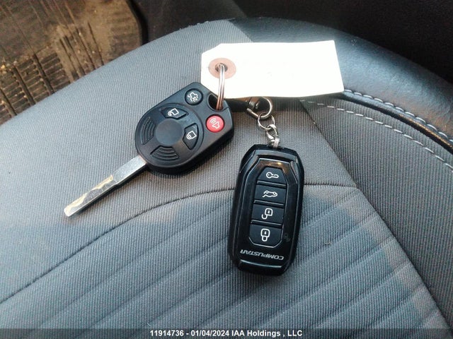 1FMCU9G94HUE80408 Ford ESCAPE SE