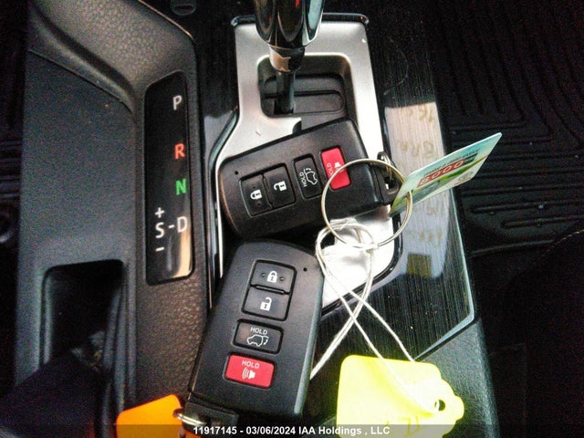 Toyota RAV4 2018 JTMDJREV5JD167360 Image 11