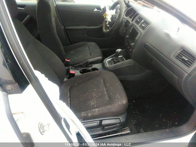 3VW267AJ3GM318805 Volkswagen JETTA