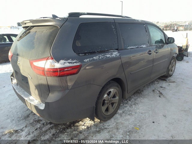 Toyota SIENNA LE 2019 5TDKZ3DC8KS013227 Image 4