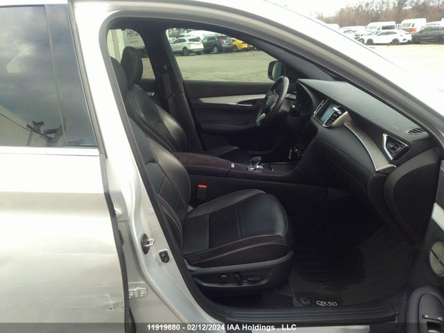 3PCAJ5M31KF125337 Infiniti Qx50 Essential/pure