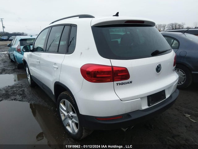 WVGJV7AX2GW586374 Volkswagen TIGUAN